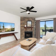 Scottsdale 2BR Golf Condo: Pool, Balcony, Views!