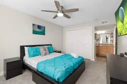 Chic 2BR Condo in Gated Comm | Pool | Central PHX