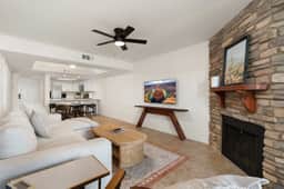 Scottsdale 2BR Golf Condo: Pool, Balcony, Views!
