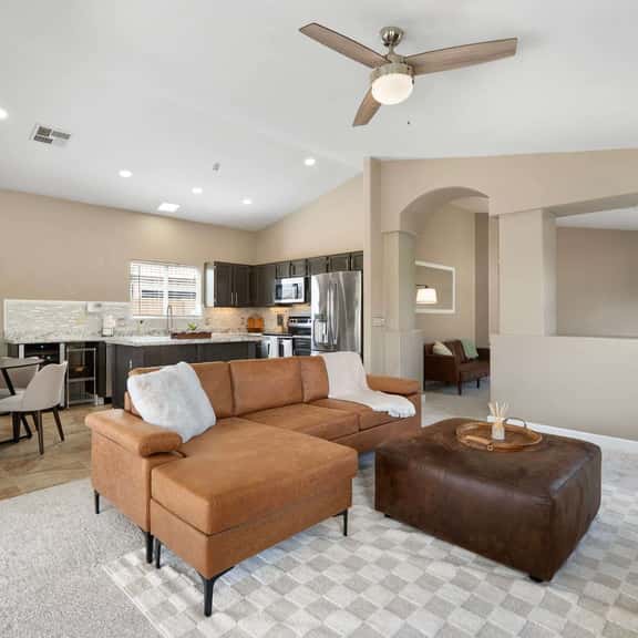 3BR Phoenix Retreat Near Golf & Water Parks - Image 1
