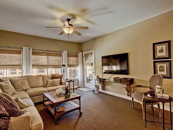 2BR Condo with Pools Gym Gated,  Near Trails
