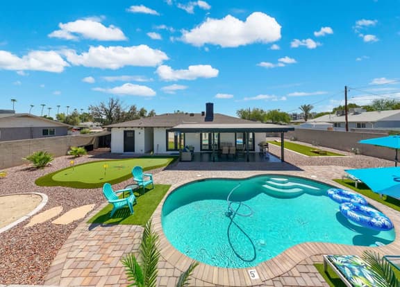 3BR w/ Heated Pool + Putt Putt | Near Old Town