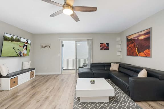 Chic 2BR Condo in Gated Comm | Pool | Central PHX